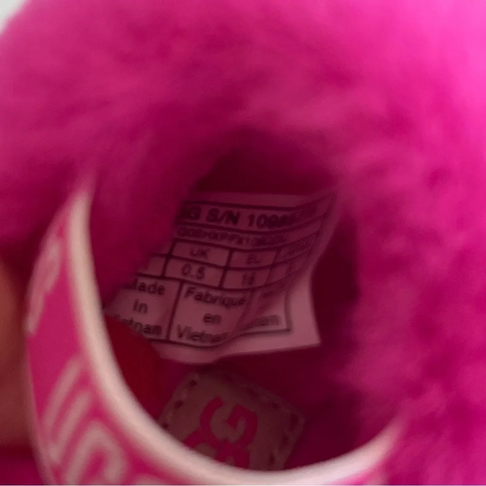 NWOT UGG BABY “fluff yeah” Vibrant Pink Fluffy Slippers